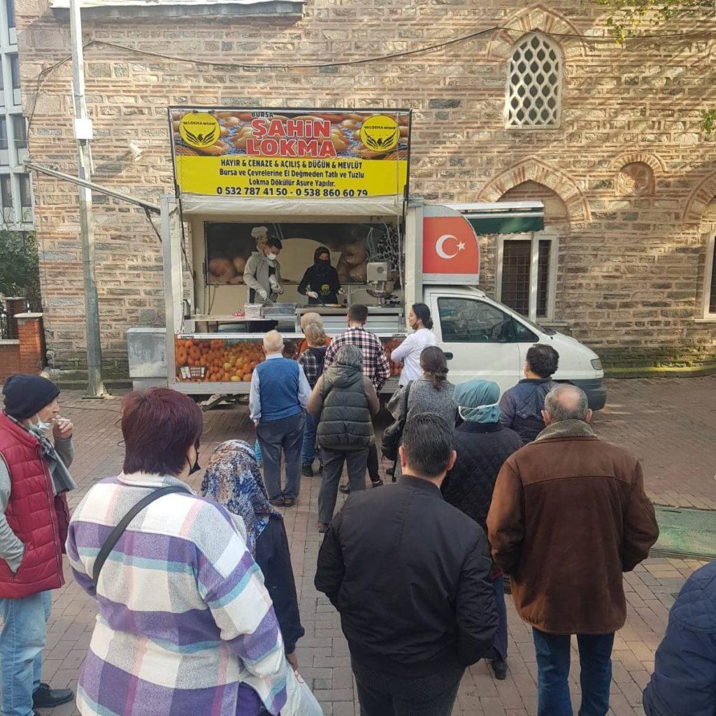 Bursa hayır lokması dığıtımı