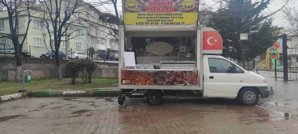 Bursa hayır lokması dığıtımı